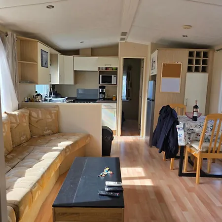 Grand Mobil Climatisation 4 X Velos Fournis Camping